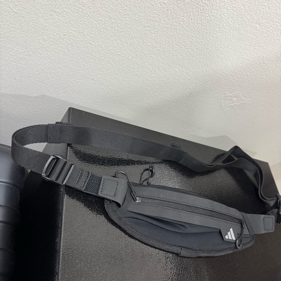 Adidas Running Belt Bag - Picture 3 of 4